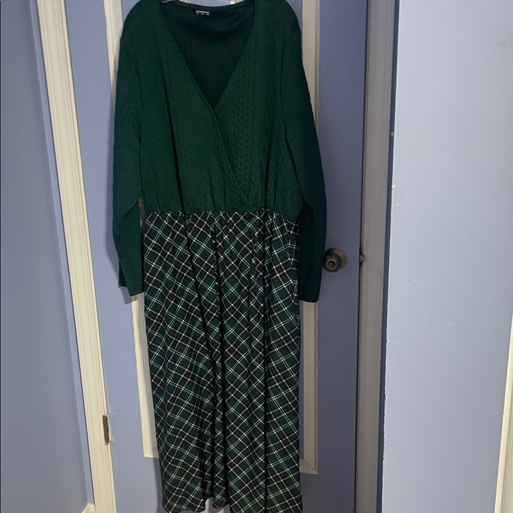 BloomChic Deep Green Plaid Long Sleeve Dress